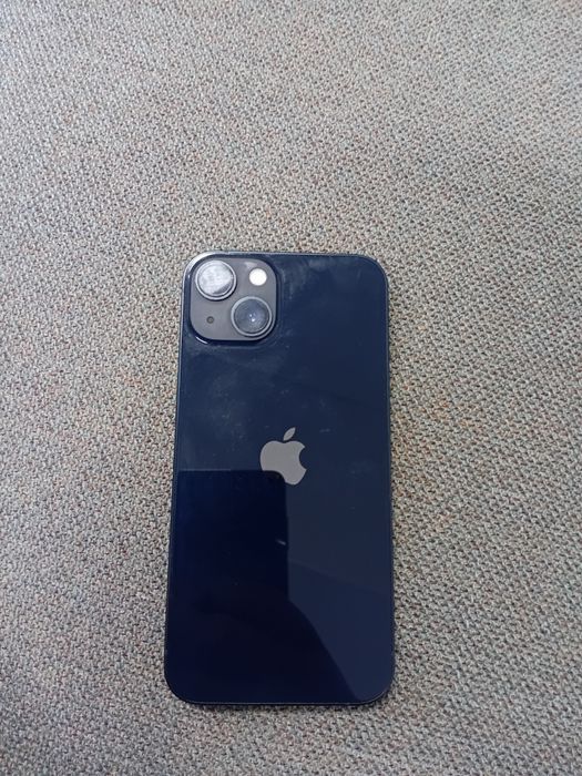 IPhone 13 В хорошем состояние