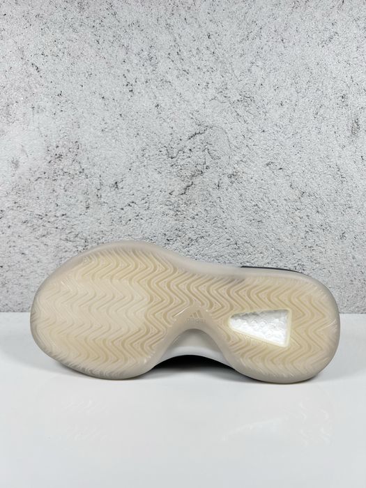 Yeezy QNTM Amber Tint