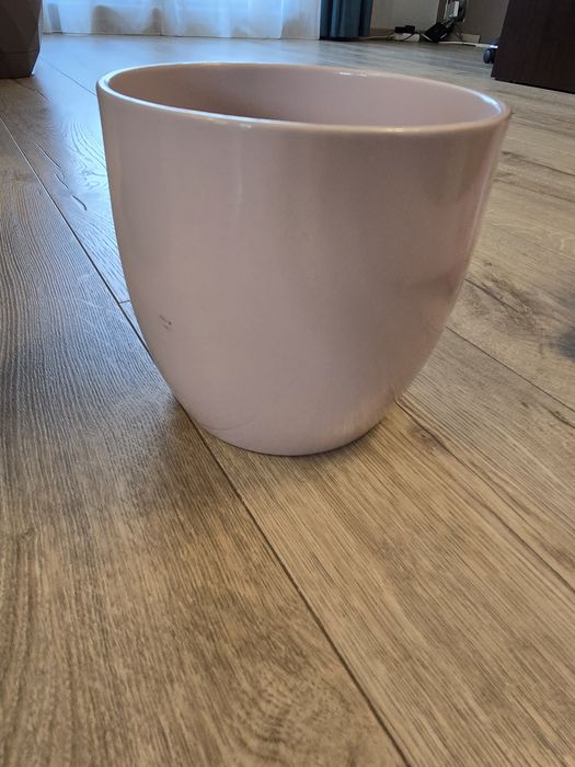 Саксии пластмасови и порцеланови