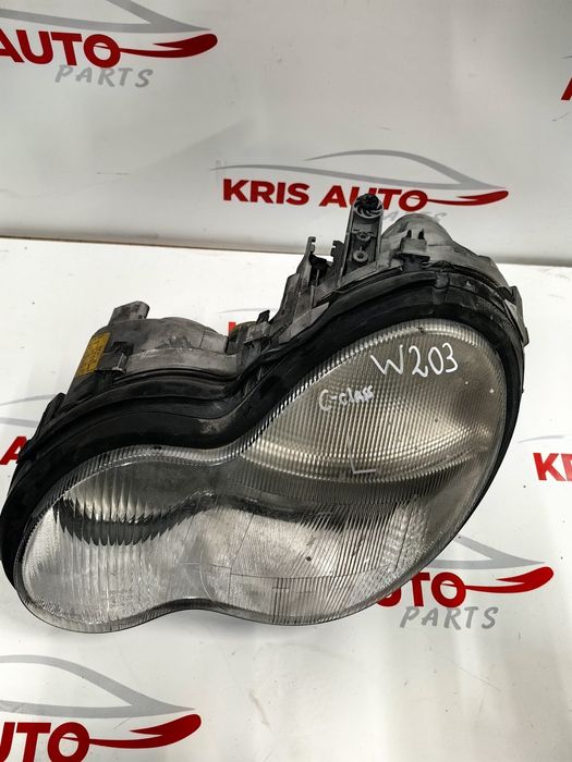Ляв фар Mercedes C class W203 / Мерцедес Ц класа 2000г.