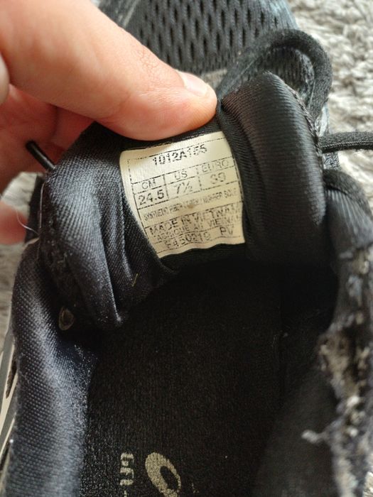 Adidași Asics Gel-Nimbus 21 – Negri, Mărimea 39 (24.5 cm)