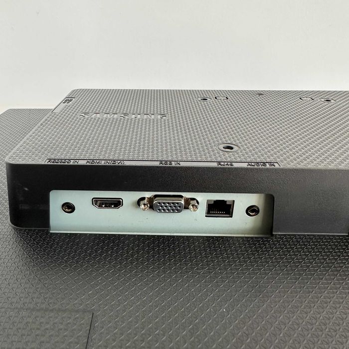 Промо : Монитор Samsung 22" (1920x1080)/HDMI + стойка за стена