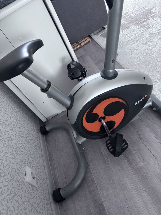 Продам эллептический тренажер