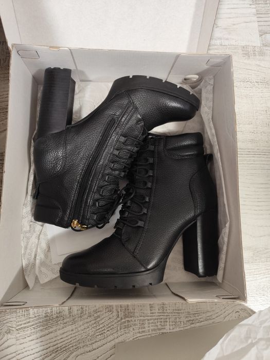 Дамски кожени боти