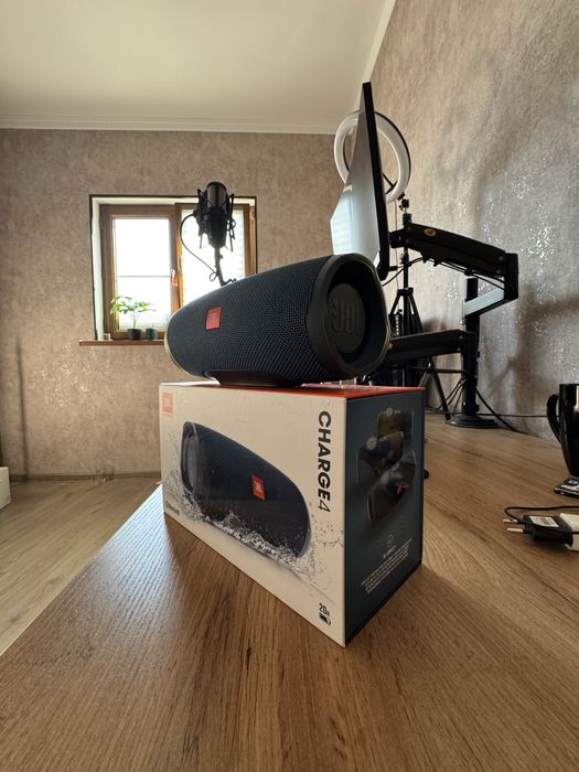 Портативная колонка JBl Charge 4