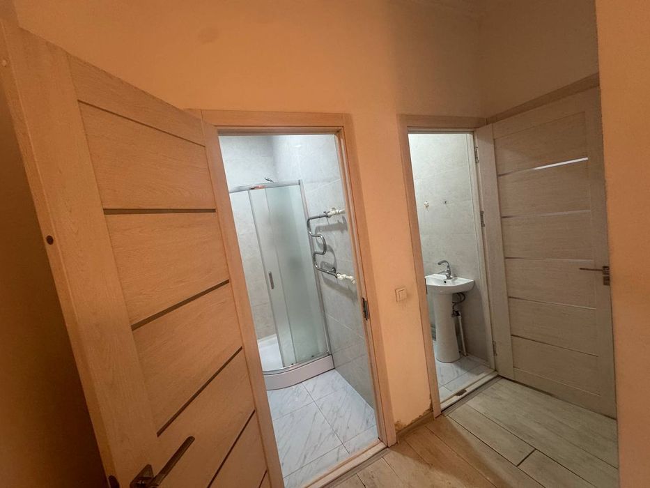 Yashnabod tumani olmos mahalla 3/14/16 srochno sotiladi