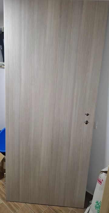 Vand usa noua cu toc din gama Pertura la jumatate de pret