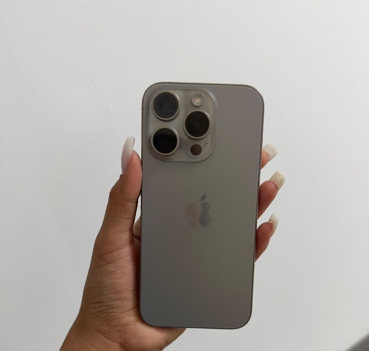 iPhone15 pro в хорошем состоянии