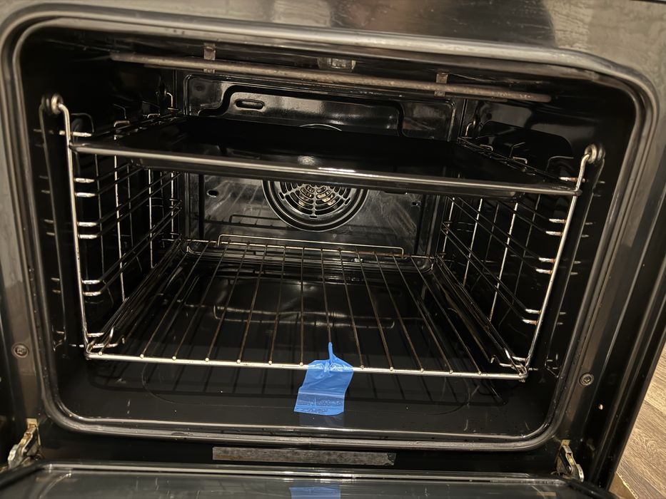 Фурна за вграждане Midea