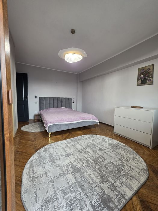 Închiriez apartament 2 camere decomandat, zona Mall -Grivița