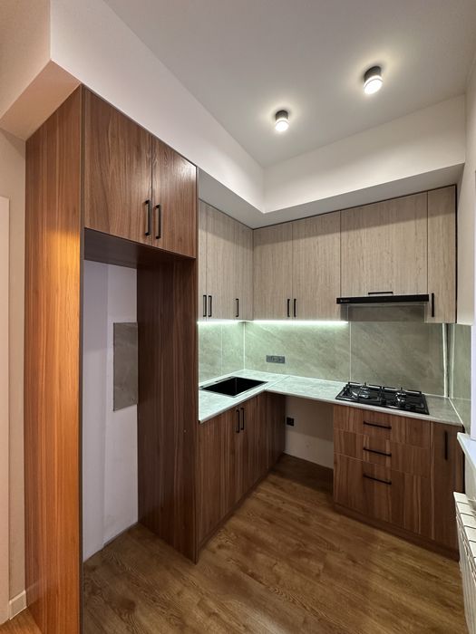 Светлая 2-ком. квартира на 1-этаже. новым ремонтом рядом баз. Кадышева