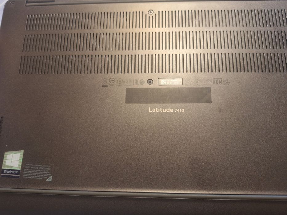 Продавам Laptop Dell Latitude 7410