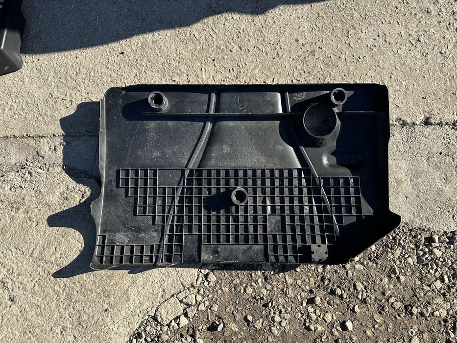 Капак/Кора за двигател Мазда 3 2.0i бензин