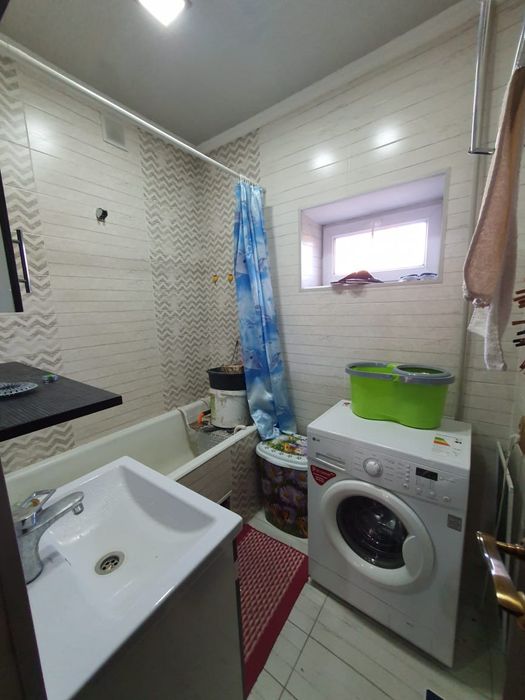 Продам двух комнатную квартиру