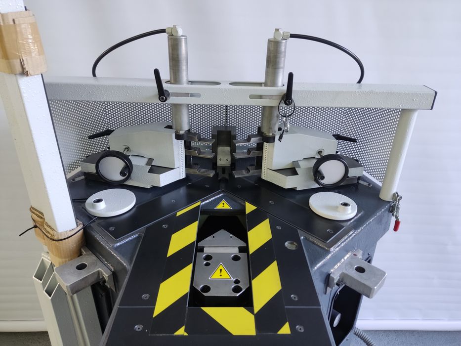 Автоматична ъглонабивна машина PRESSTA EISELE 2000 - Германия