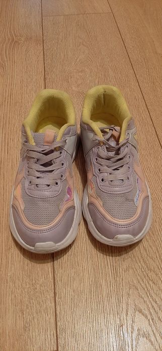 Кроссовки детские