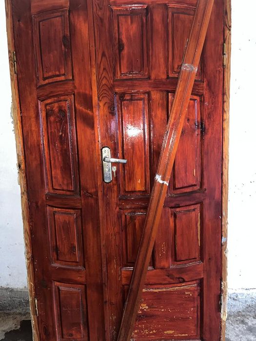 Ағаш есік сатылады