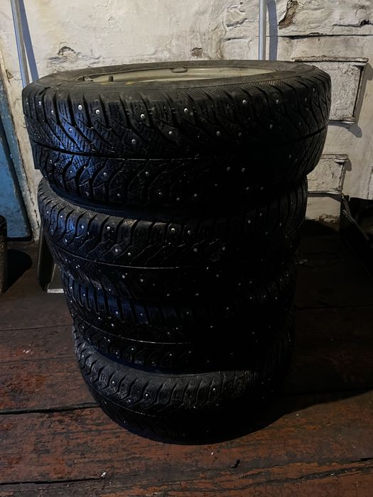 Продам комплек дисков с резиной (зима шипы)