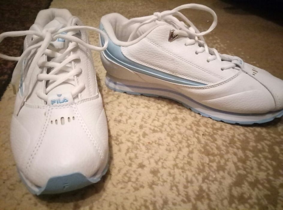 Продам кроссовки