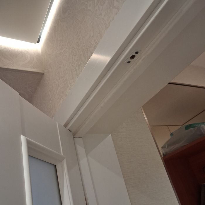 Установка комнатных дверей