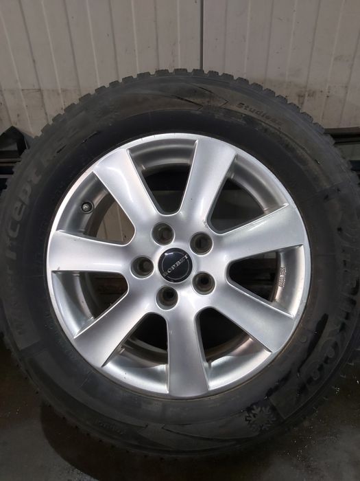 Anvelope iarna 215 65 16