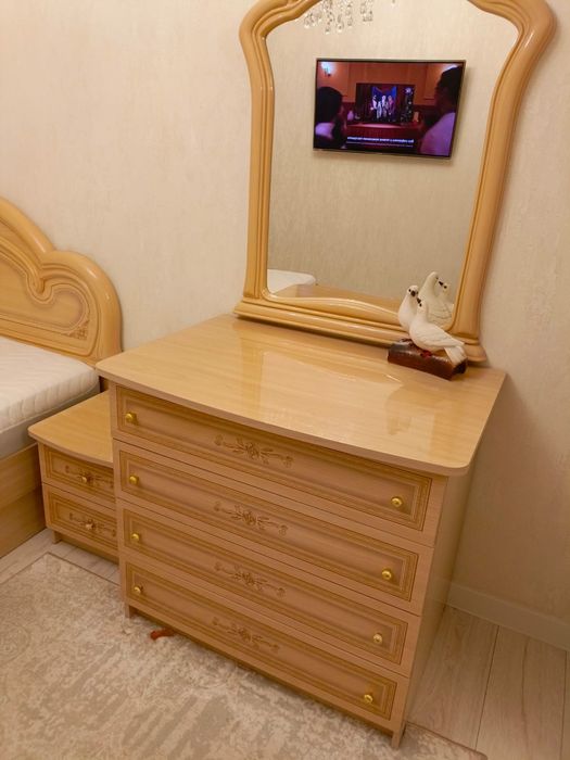 Спальный гарнитур