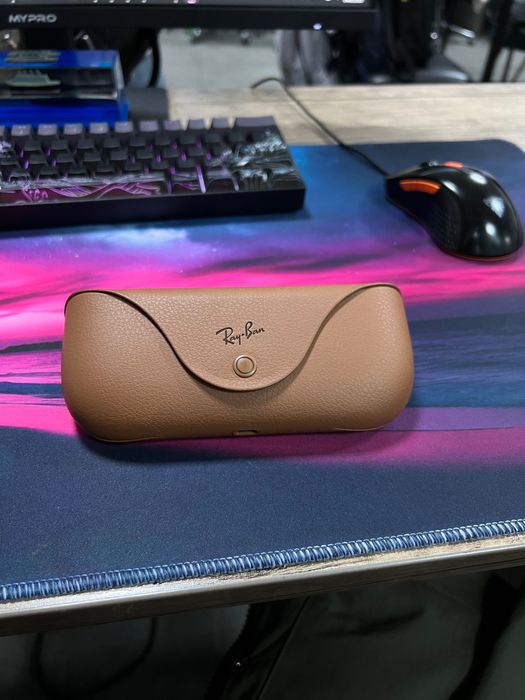 Ray ban sotiladi srochni