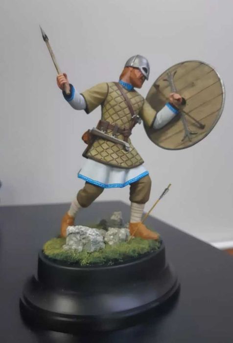 Сборная модель 1:16 Викинг IX век (ICM)