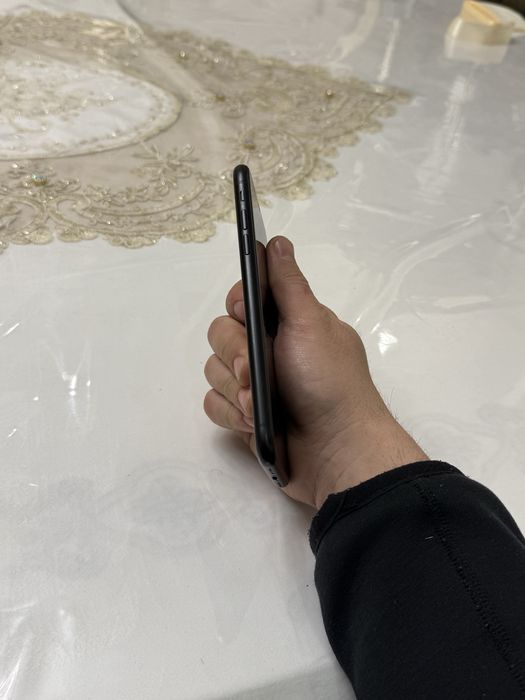 Iphone XR srochni sotiladi