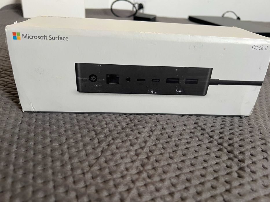 Microsoft surface Dock 2