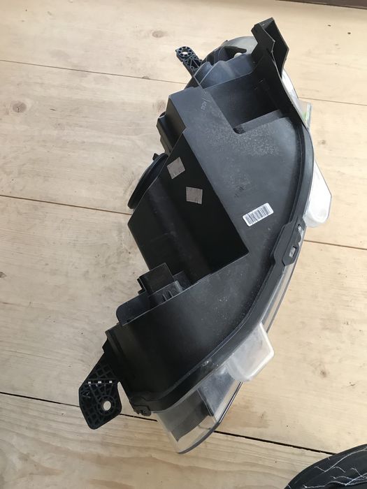 Десен фар за Toyota Proace