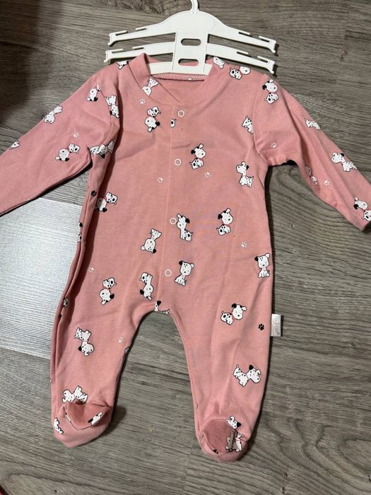 Pijama bebe su compeu  pretul il vb in privat