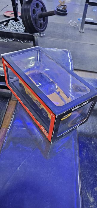 Продается модель авто мерседес масштаб 1:18