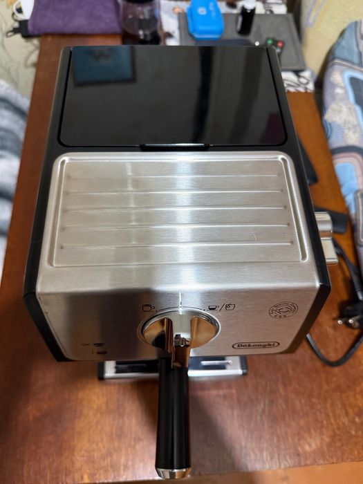 Кофеварка Delonghi Active Line ЕСР33.21.