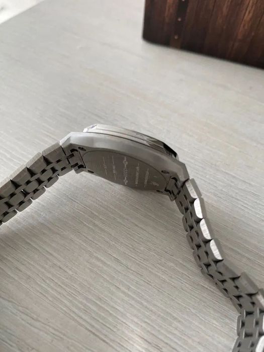 Часы женские Gucci