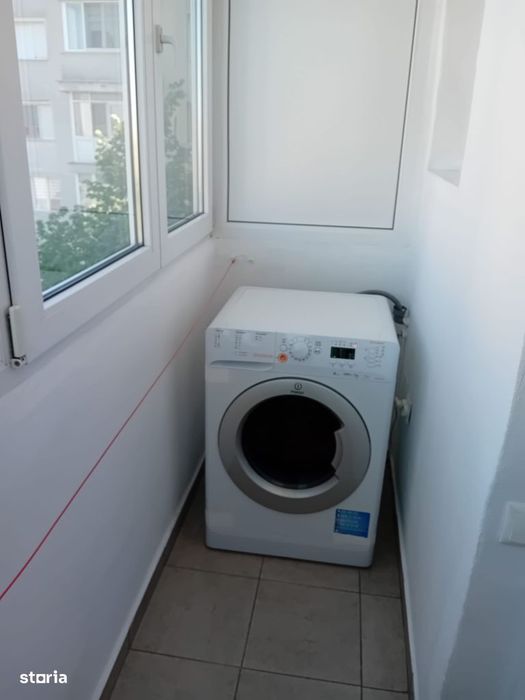 Titan Piata Minis parc metrou prima inchiriere