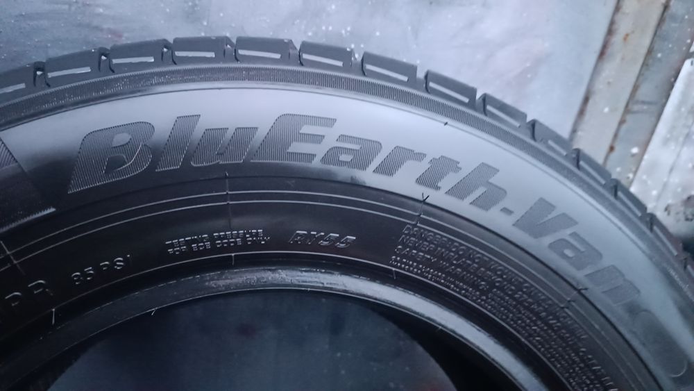 235/65/16 С Yokohama Дот 4924