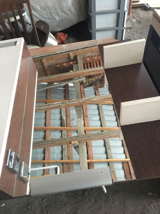 Раковина с зеркалом