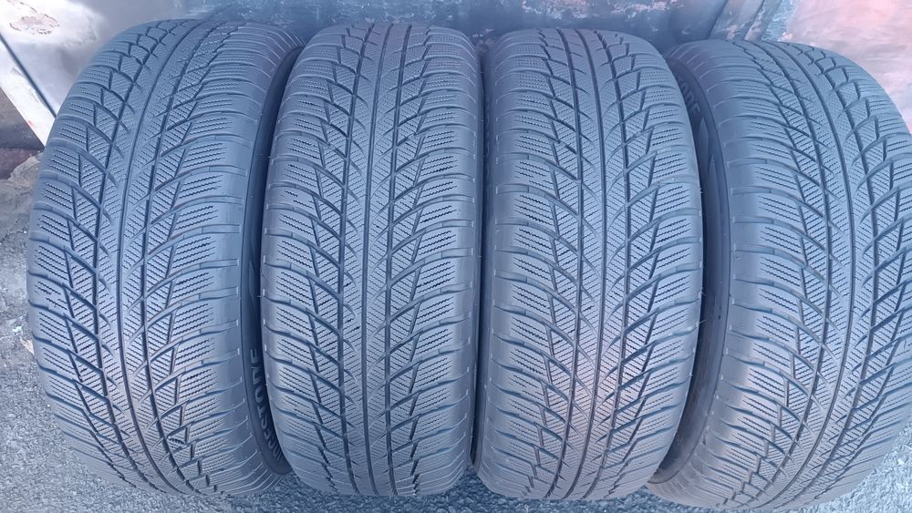 225/55/17 Bridgestone