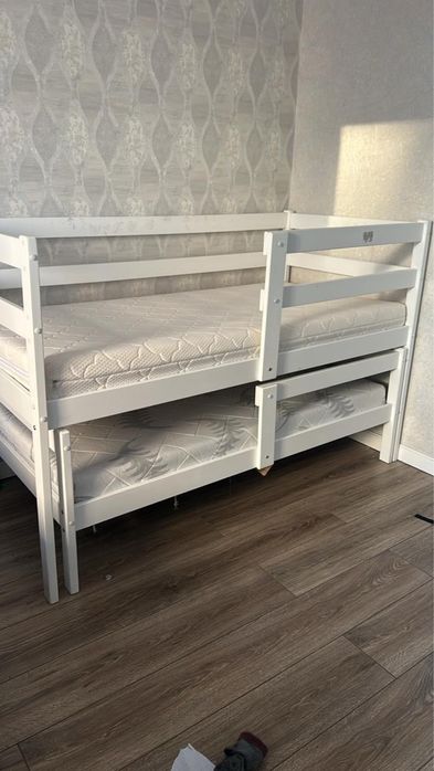 Детская двухъярусная кровать