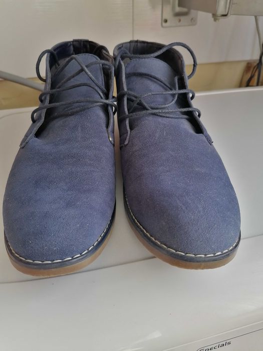 Чисто нови обувки "Peacocks"