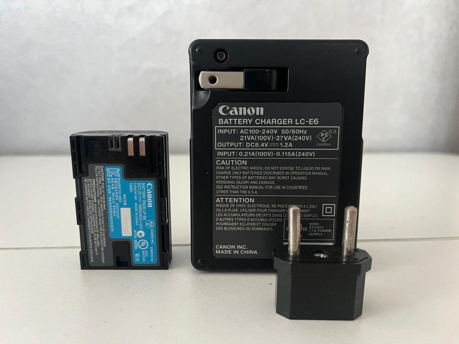 Фотоаппарат Canon EOS60D с встроенным вспышкой
