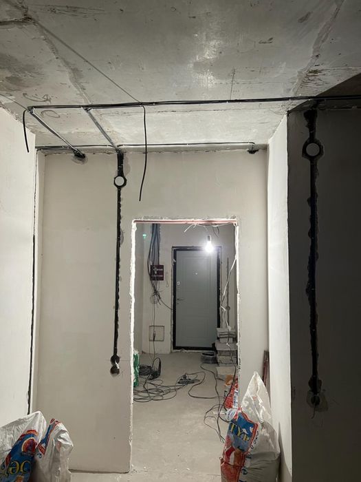 Электрик . Высшей котегории , по ремонту и обслуживанию помнщении .