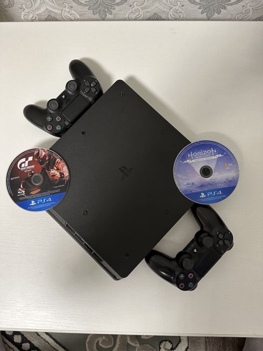 PlayStation 4 Slim