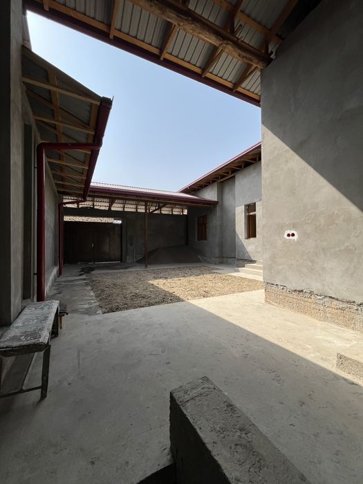 Nazarbek, Turkiston mahallasida uy sotiladi