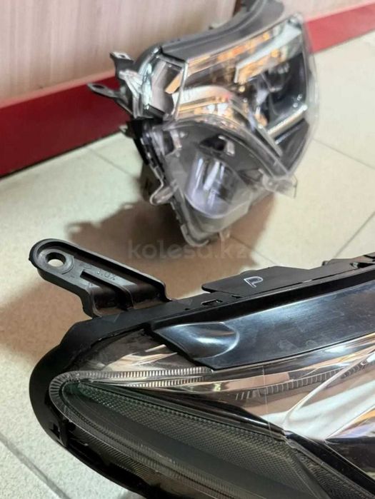 Фара rav 4 б у оригинал LED