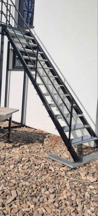 Scari zincate de exterior