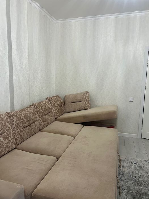 Диван угловой продам