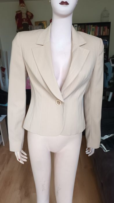 Vand 3 sacouri diferite/20 ron bucata