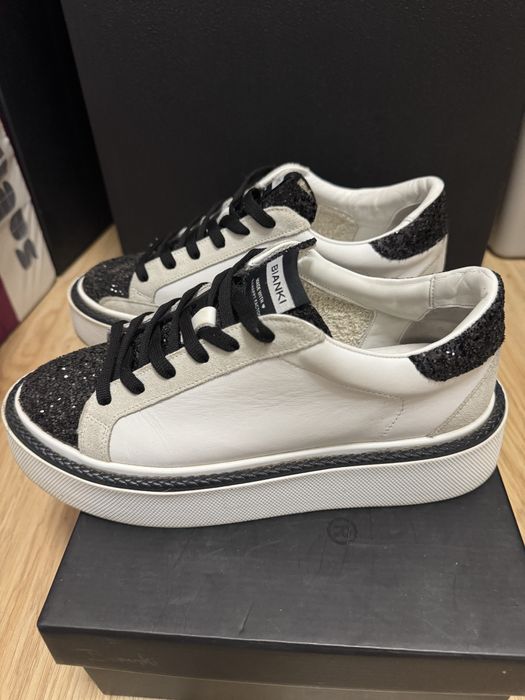 Обувки с брокат , кожени